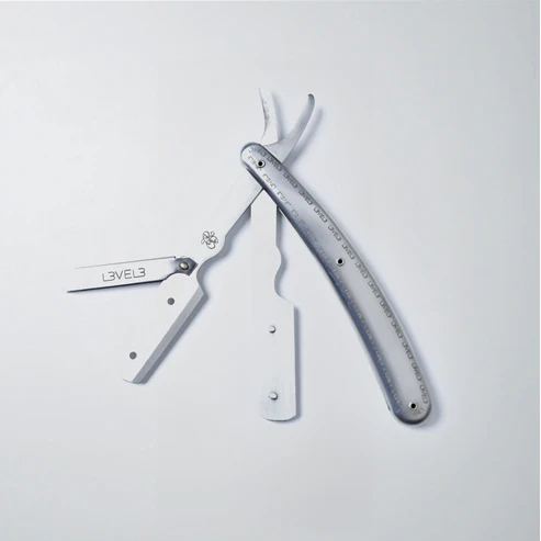 [B1102] LEVEL3 BUTTERFLY RAZOR SILVER